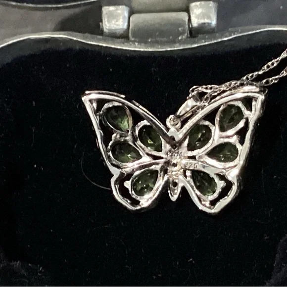 🟢 Silver - Beautiful Butterfly Pendant Necklace in .925 - Excellent Condition - Picture 9 of 12